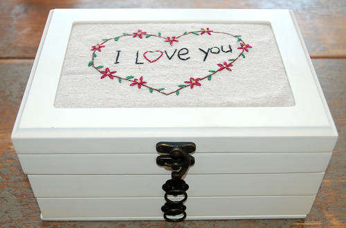 I Love You Off-White Jewelry/Cosmetic box *Picture of Actual Product* ONLY 2 LEFT!!