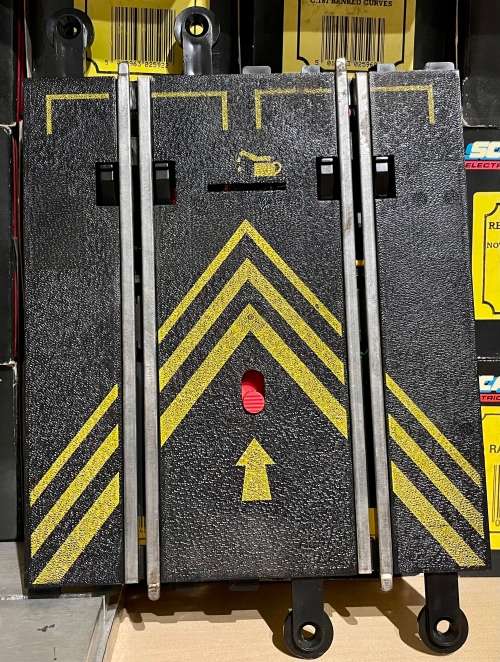 Scalextric Pit Stop / Oil Change Track Piece