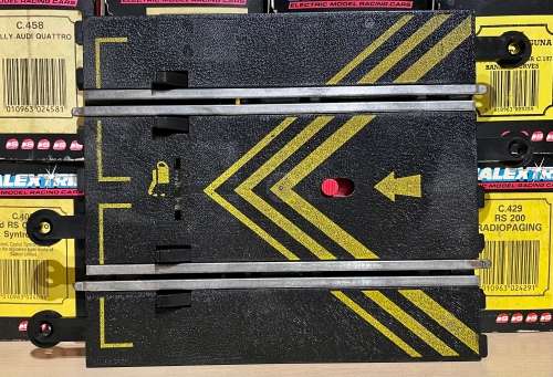 Scalextric Pit Stop / Oil Change Track Piece
