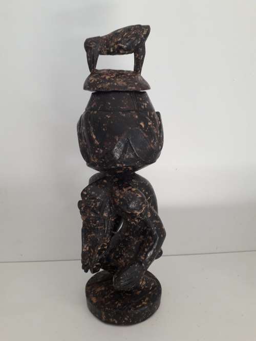 SENOFU FIGURE WITH LID CARVING