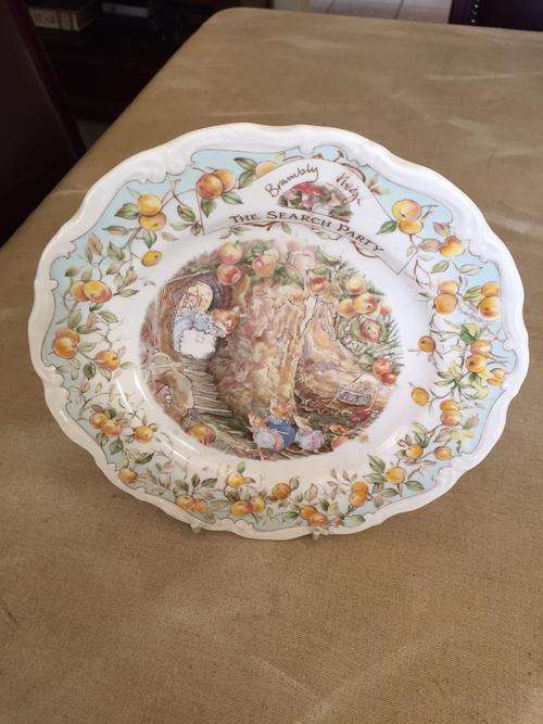 Royal Doulton Bramley Hedge " The Search Party" Plate on a stand