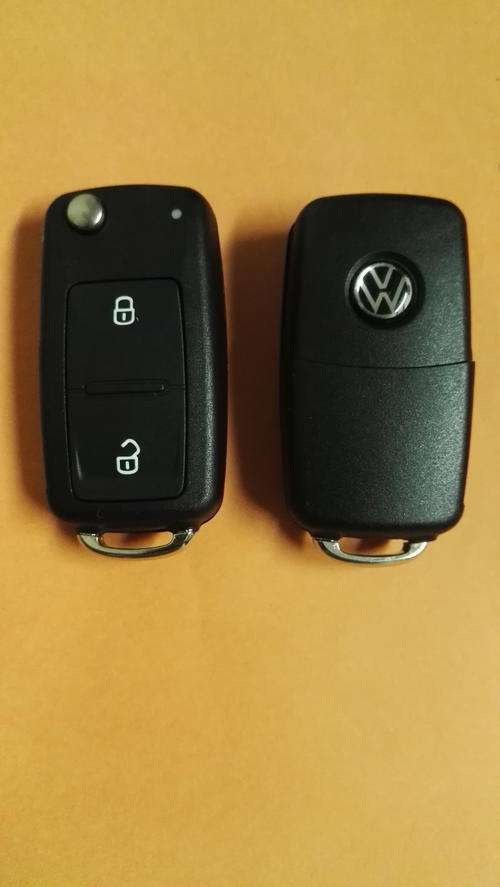 VW Amarok /Golf  / 2 Button Key Blank New Model After 2011