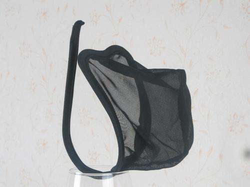 C-String black