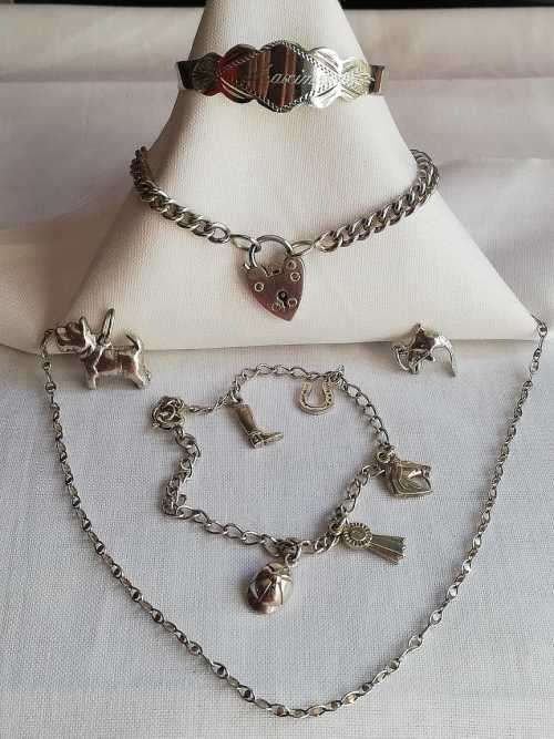 Lot of 6 silver jewellery items (ideal for a little girl)