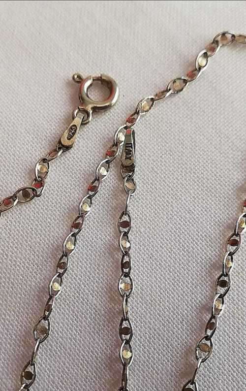 Lot of 6 silver jewellery items (ideal for a little girl)