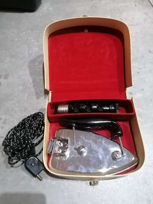 1950s Falks Of London Globe Trotter Universal Iron