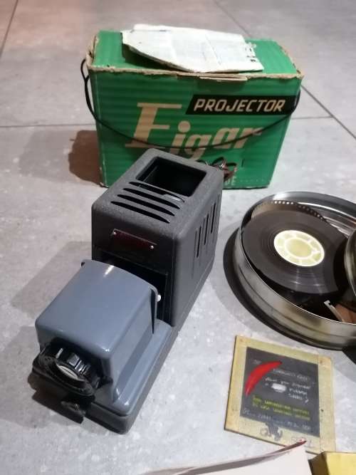 Vintage Eigar Projector plus many extras