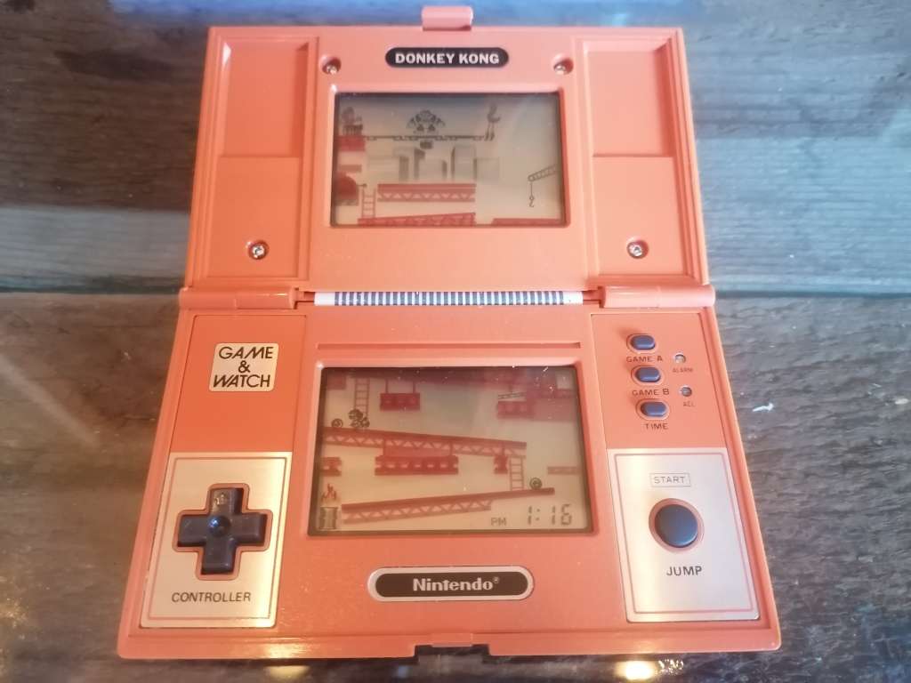 NINTENDO GAME AND WATCH DONKEY KONG I