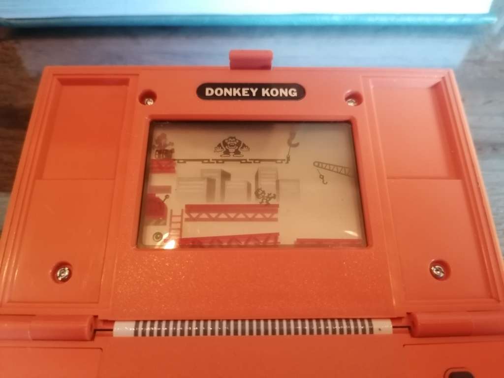 NINTENDO GAME AND WATCH DONKEY KONG I