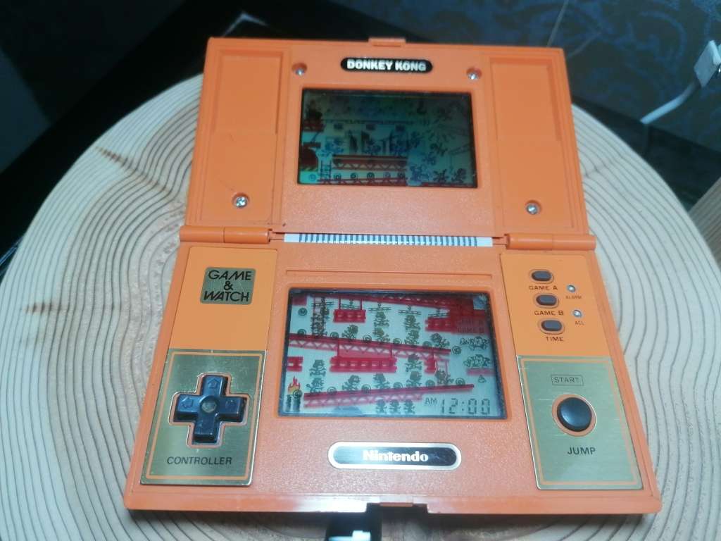 NINTENDO GAME AND WATCH DONKEY KONG