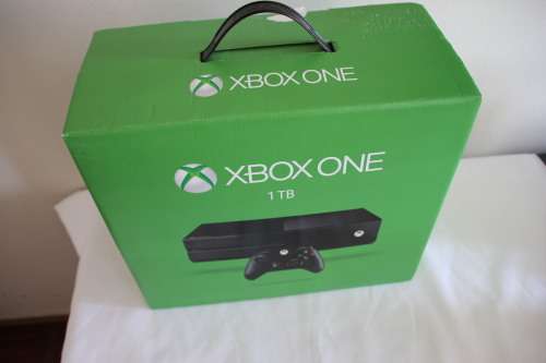 XBOX ONE CONSOLE 1 TB WITH ONE CONTROL AND ONE GAME IN BOX