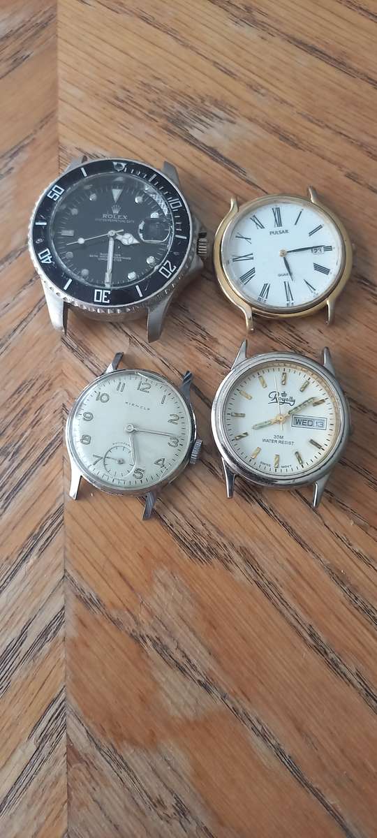 Mens wrist watches  not working