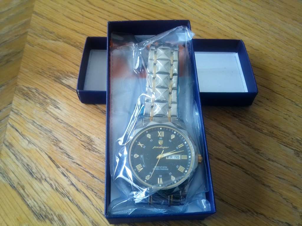 Luxury mens exquisite business watch