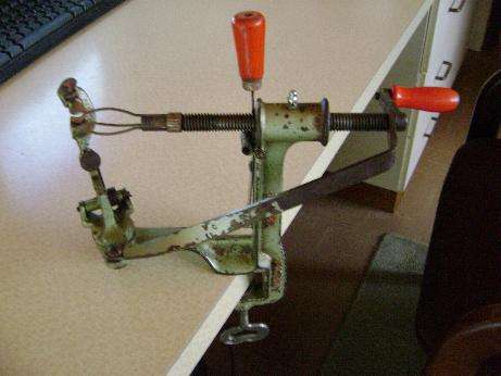 ANTIQUE PEACH/FRUIT PEELER - BEAUTIFUL IN WORKING CONDITION!!