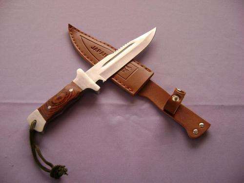 BRAND NEW HUNTING KNIFE - VERY SHARP!!