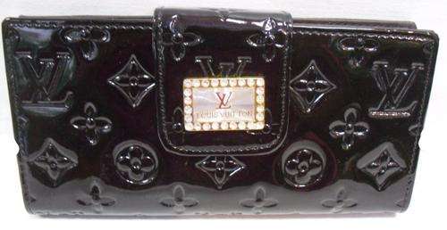 LV WALLET WITH DIAMANTE DETAIL - 19cm X 9.5cm