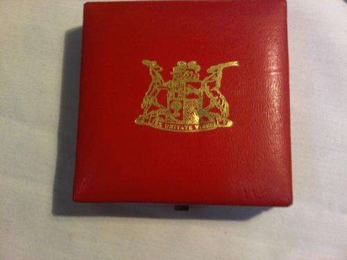 Amazing Silver NJSS Coin in a very Stylish Box perviously owned By Japie Snyman Box: 8,5cm x 8,5cm