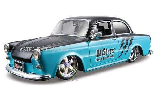 1:24 MAISTO VOLKSWAGEN 1600 NOTCHBACK REPLICA