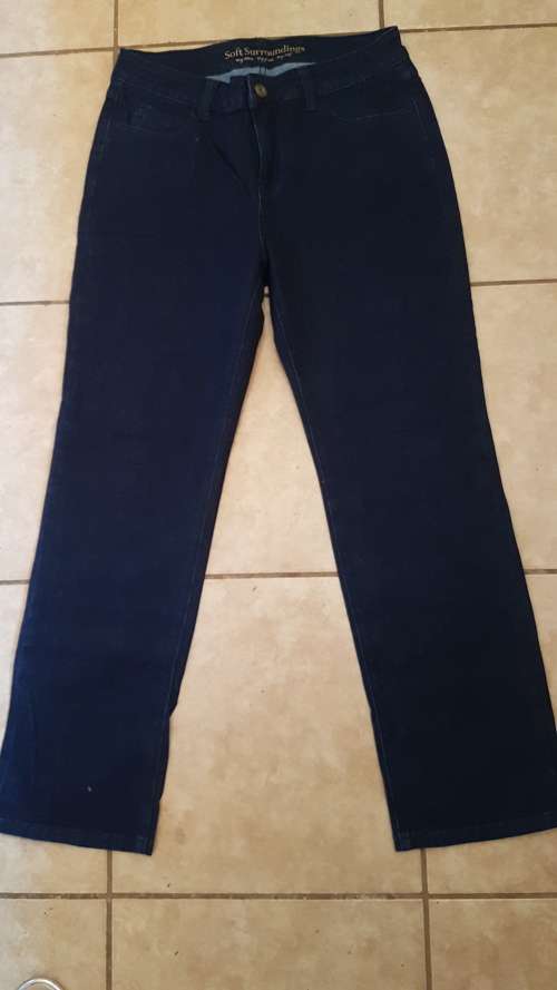 Navy straight leg ladies jean. Size 10 available