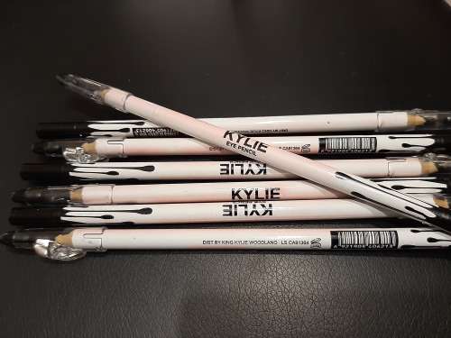 Kylie Lips and Eyeliner Combo