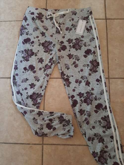 Ladies floral pants - Size Large