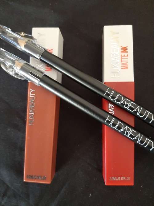 Huda beauty combo!!! 2 x lipsticks + 2 x eyeliners