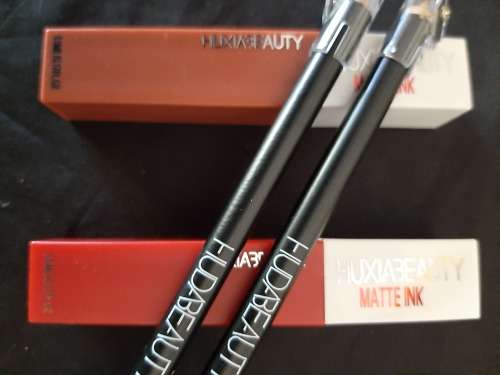 Huda beauty combo!!! 2 x lipsticks + 2 x eyeliners