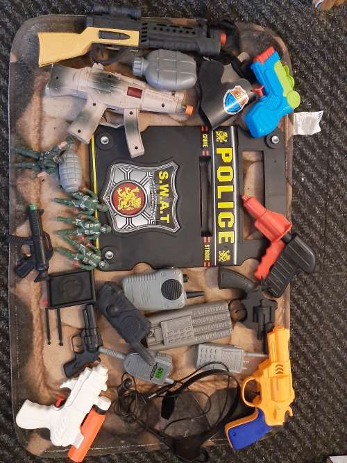Mix lots of Police toys. All for 1 bid