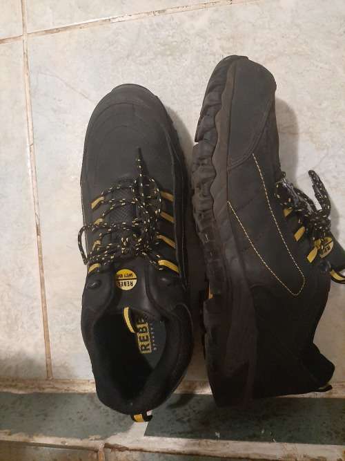 Size 13 Men Rebel Steelpoint safety shoes