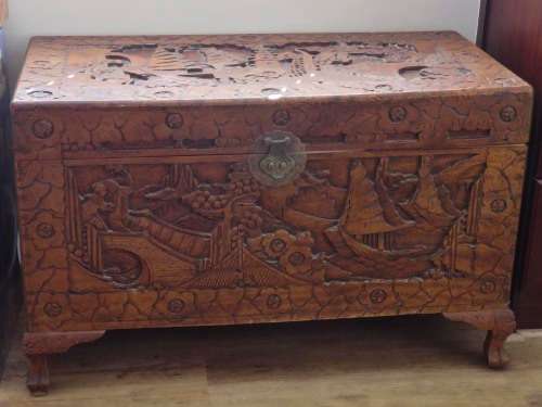Oriental Kist - highly detailed woodwork. Excellent Condition