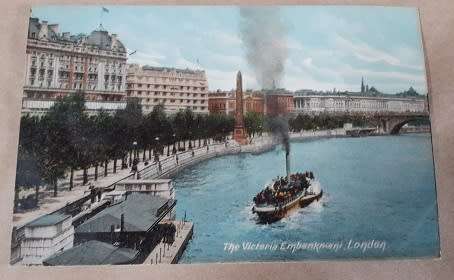 The Victoria Embankment London vintage postcard CIRCA 1910- MINT