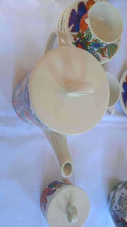 Gorgeous Villeroy and Boch Apulco design tea set 17 piece (Made in Luxembourg)