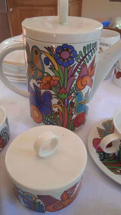 Gorgeous Villeroy and Boch Apulco design tea set 17 piece (Made in Luxembourg)