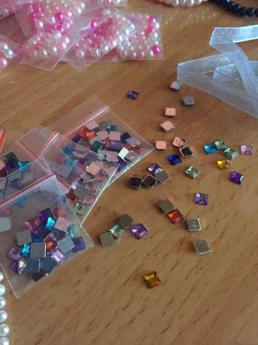 BULK LOAD BEADS AND MORE Starting at R1.00 VALUE R1400