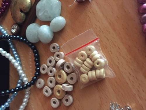 BULK LOAD BEADS AND MORE Starting at R1.00 VALUE R1400