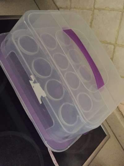 Cupcake Carrier Tupperware original - Never used