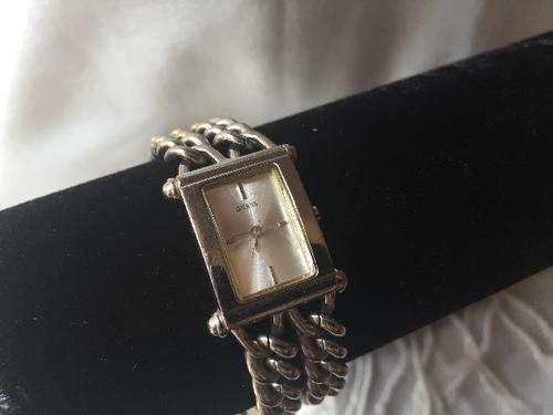 Guess Double Chain Original Silver Ladies Watch market value R1600 visit guess.com