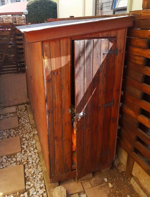 ***Relocation Sale*** Wendy House / Tool Shed (Excellent condition)
