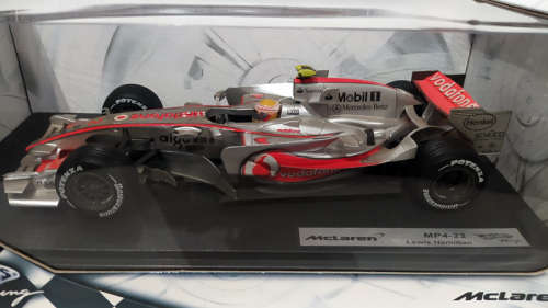 **RARE & AS NEW** 1/18 Hot Wheels Racing Vodafone McLaren Mercedes MP4-22 - Lewis Hamilton