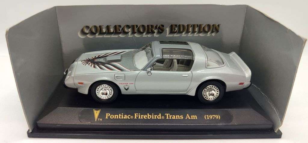 **DAMAGED** 1/43 Yat Ming Pontiac Firebird Trans Am 1979 (right wing mirror is missing)