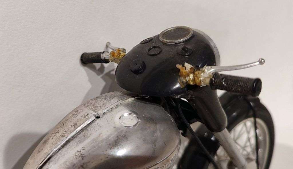 **Restoration or Diorama Use** 1/8 Revell Triumph Tiger 100 (BUILT MODEL KIT)