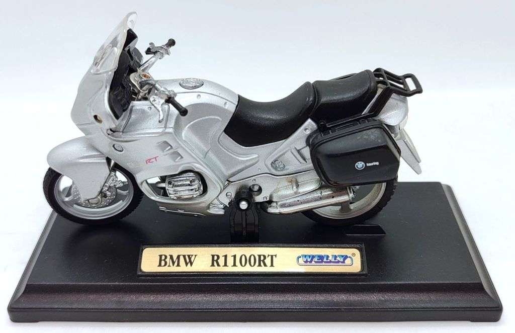 **Pre-Loved/With Baseplates/No Boxes** 1/18 Welly Motorcycle Scale Model Lot