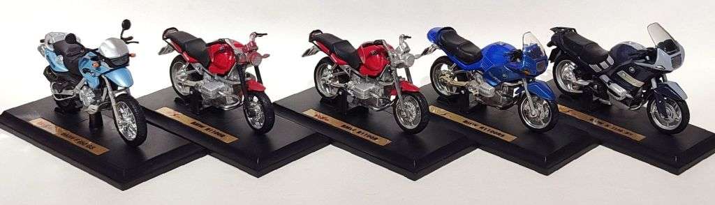 **Pre-Loved/With Baseplates/No Boxes** 1/18 Maisto Motorcycle Scale Model Lot