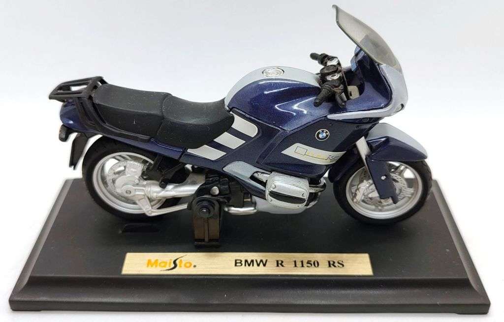 **Pre-Loved/With Baseplates/No Boxes** 1/18 Maisto Motorcycle Scale Model Lot
