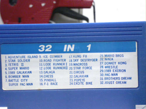 32 IN 1 NES / 8 BIT / FAMICOM - CLONE / TV GAME / GOLDEN CHINA / RETRO