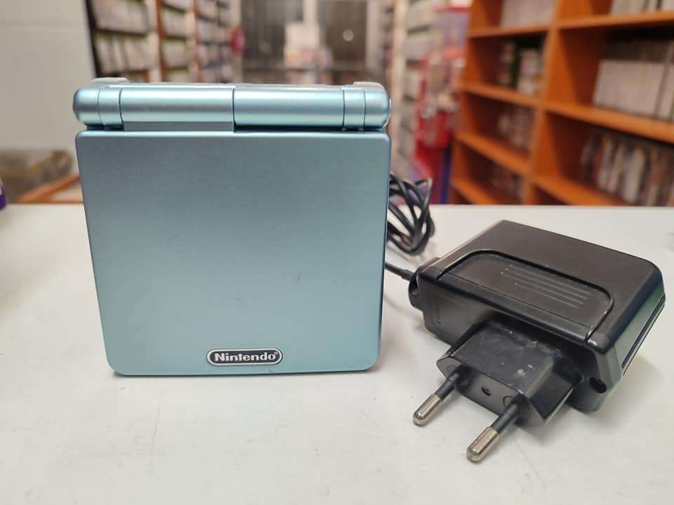 Nintendo Gameboy Advance SP Pearl Blue console