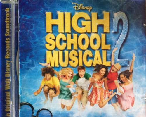 HIGH SCHOOL MUSICAL 2