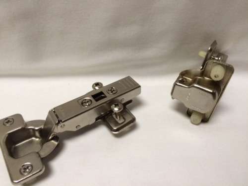 2 PIECE CABINET/CUPBOARD/KITCHEN BLUM HINGES-DIY - DOOR HARDWARE