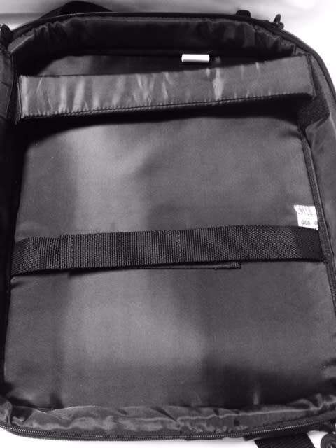 TARGUS LAPTOP CARRY BAG - BLACK