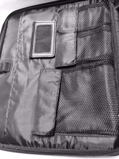 TARGUS LAPTOP CARRY BAG - BLACK